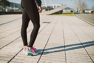 Ob zum Sport, für die Freizeit oder fürs Büro: Damen-Leggings in Schwarz lassen sich vielseitig kombinieren.