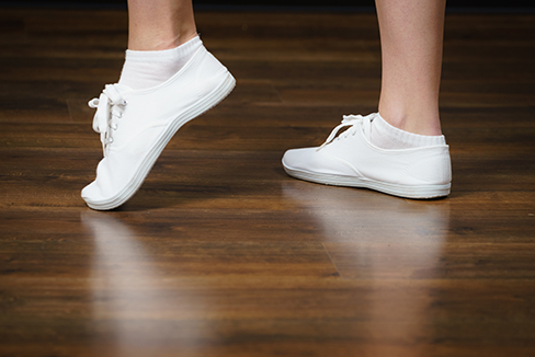 Sneakersocken eignen sich durch ihren kurzen Schnitt gut für sportliche Schuhe.