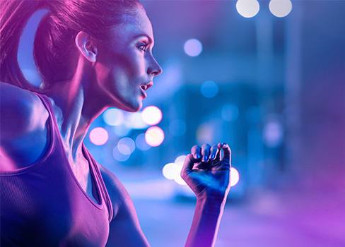 Joggerin Neonlicht