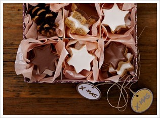 Weihnachtskekse backen