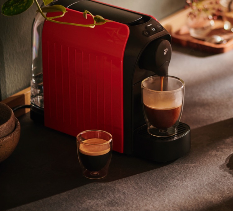 Die Cafissimo easy in Rot