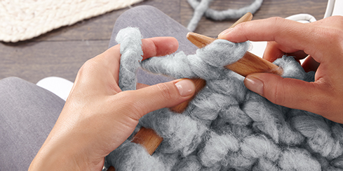 DIY Basteln, Nähen, Häkeln und Stricken. Alle Tipps von Tchibo Gehäkelte und gestrickte Ideen für Kinderspielzeug in 2020