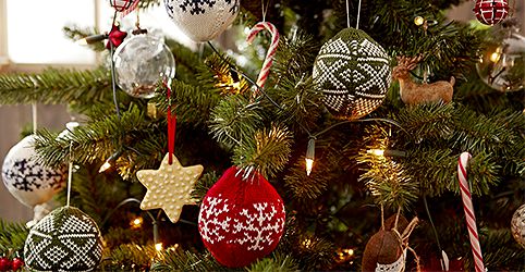 Christbaumschmuck üppiger wirken lassen