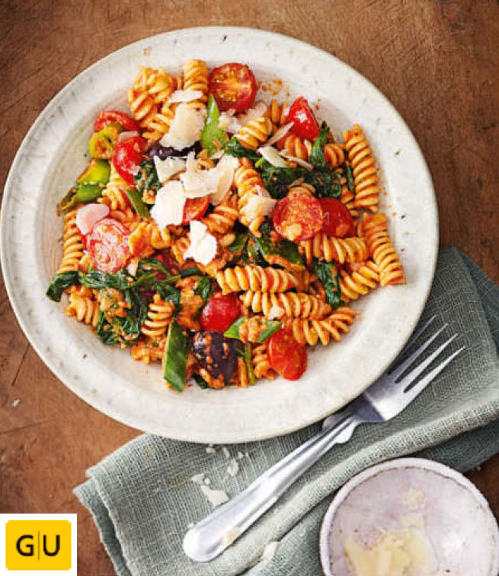 Spinat-Fusilli mit Paprikasauce Rezept