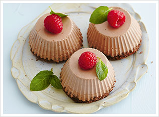 Schokotörtchen mit Himbeeren